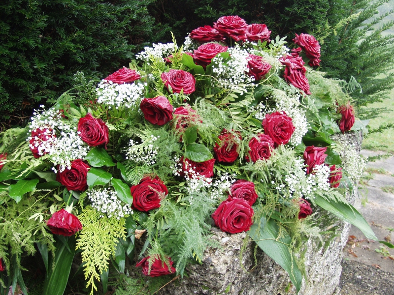 funeraire-FONTAN-min_roses-61203